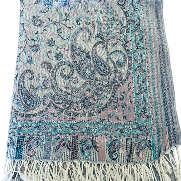 NWOT Pashmina wrap - Picture 6 of 7